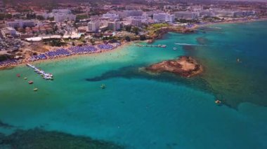 İncir ağacı plajı Protaras Kıbrıs 4k