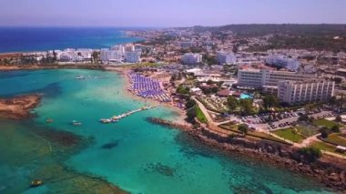 İncir ağacı plajı Protaras Kıbrıs 4k