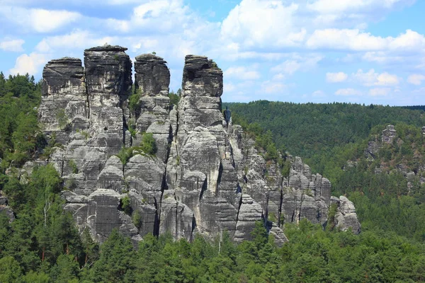 Rathen ザクセン スイス ドイツで砂岩の山のある風景します — ストック写真