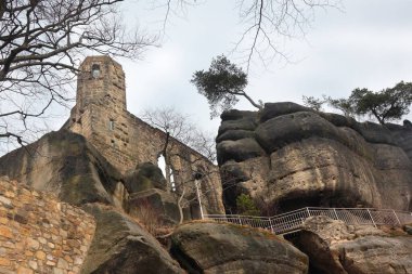 Oybin, Almanya 'daki Ortaçağ manastırı kalıntıları
