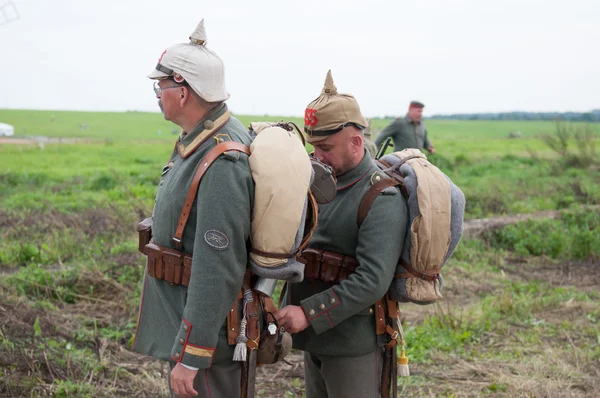 Историческая реконструкция немецких солдат — стоковое фото