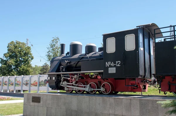 Locomotive monument jour d'été — Photo