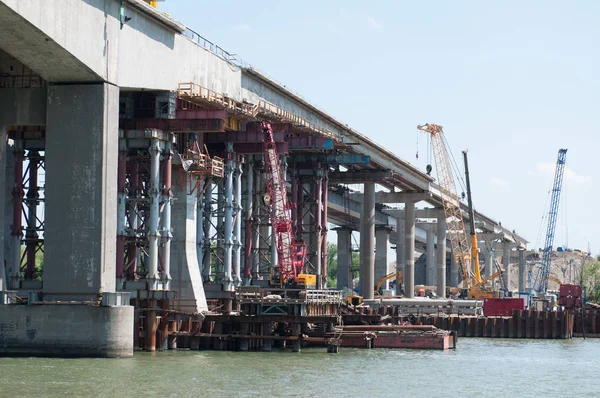 Construction of the bridge — Stock Photo, Image