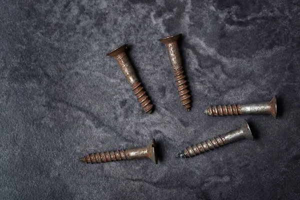 Grupo de tornillos oxidados — Foto de Stock