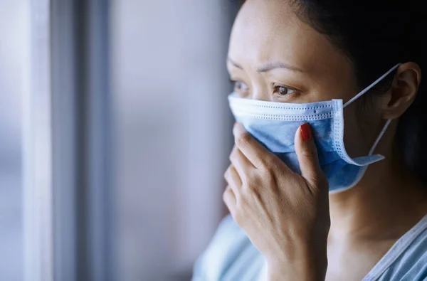 Woman Staying Home Wearing Protective Surgical Mask — Stock Photo, Image