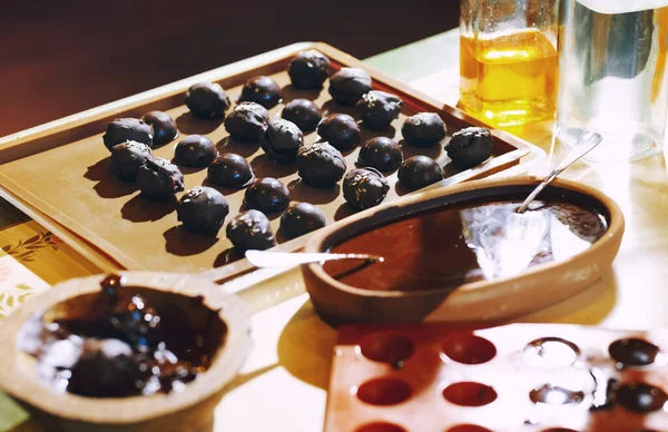 Homemade Organic Vegetarian Chocolates Table — Stock Photo, Image