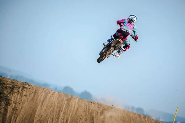 GDANSK, POLONIA - 10 DE SEPTIEMBRE: pilotos del Campeonato Polaco de Motocross Polonia, Gdansk 10 de septiembre de 2016 — Foto de Stock