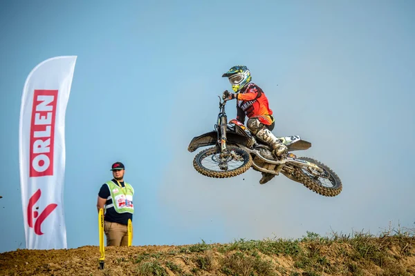 GDANSK, POLONIA - 10 DE SEPTIEMBRE: pilotos del Campeonato Polaco de Motocross Polonia, Gdansk 10 de septiembre de 2016 — Foto de Stock