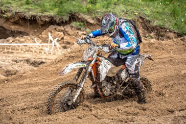 Malechowo, Polonya - 17 Temmuz: tanımsız sürücü üzerinde Lehçe Enduro Şampiyonası Polonya, Malechowo 17 Temmuz 2016