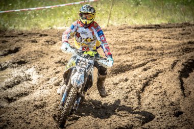 Malechowo, Polonya - 17 Temmuz: tanımsız sürücü üzerinde Lehçe Enduro Şampiyonası Polonya, Malechowo 17 Temmuz 2016