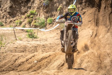 Malechowo, Polonya - 17 Temmuz: tanımsız sürücü üzerinde Lehçe Enduro Şampiyonası Polonya, Malechowo 17 Temmuz 2016