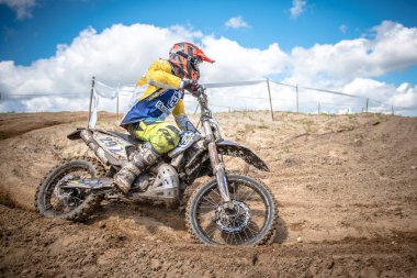 Malechowo, Polonya - 17 Temmuz: tanımsız sürücü üzerinde Lehçe Enduro Şampiyonası Polonya, Malechowo 17 Temmuz 2016