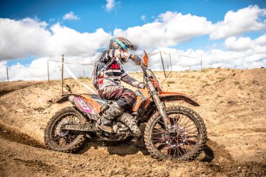Malechowo, Polonya - 17 Temmuz: tanımsız sürücü üzerinde Lehçe Enduro Şampiyonası Polonya, Malechowo 17 Temmuz 2016