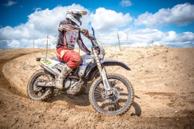 Malechowo, Polonya - 17 Temmuz: tanımsız sürücü üzerinde Lehçe Enduro Şampiyonası Polonya, Malechowo 17 Temmuz 2016