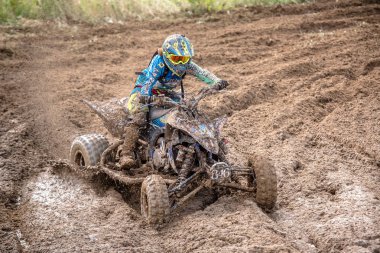 Malechowo, Polonya - 17 Temmuz: tanımsız dört sürücü üzerinde Lehçe Enduro Şampiyonası Polonya, Malechowo 17 Temmuz 2016