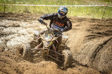 Malechowo, Polonya - 17 Temmuz: tanımsız dört sürücü üzerinde Lehçe Enduro Şampiyonası Polonya, Malechowo 17 Temmuz 2016