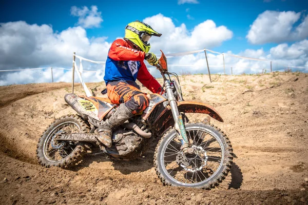 MALECHOWO, POLÓNIA - JULHO 17: piloto indefinido no Campeonato Polonês de Enduro Polônia, Malechowo 17 Julho 2016 — Fotografia de Stock