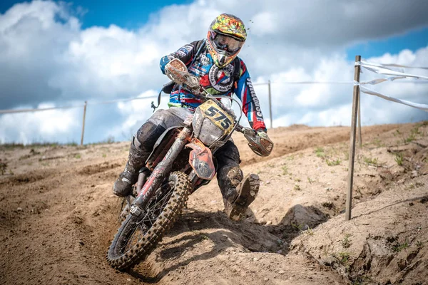 MALECHOWO, POLÓNIA - JULHO 17: piloto indefinido no Campeonato Polonês de Enduro Polônia, Malechowo 17 Julho 2016 — Fotografia de Stock