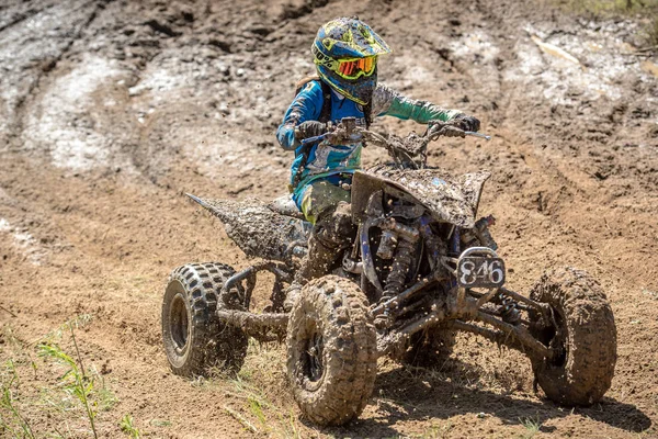 Malechowo, polen - 17. Juli: undefinierter Quad-Fahrer auf polnischer Enduro-Meisterschaft polen, malechowo 17. Juli 2016 — Stockfoto