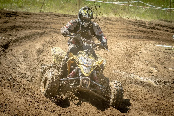 MALECHOWO, POLOGNE - 17 JUILLET : cavalier quad indéfini au Championnat polonais d'Enduro Pologne, Malechowo 17 juillet 2016 — Photo