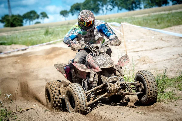 Malechowo, Polska - 17 lipca: niezdefiniowane quad rider na polski Enduro Championship Polska, Malechowo 17 lipca 2016 — Zdjęcie stockowe