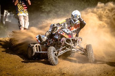 Chojna, Polonya - 25 Eylül: Polonyalı Batı Bölgesi Motocross Şampiyonası Polonya, Chojna 25 Eylül 2016 tanımsız rider