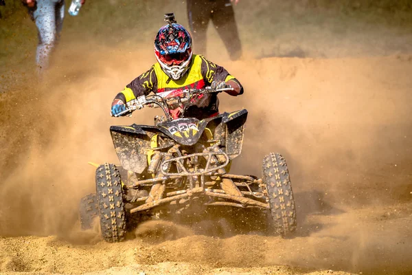 Chojna, Polska - 25 września: niezdefiniowane rider na polski zachodniej strefy Motocross Mistrzostwa Polski, Chojna 25 września 2016 — Zdjęcie stockowe