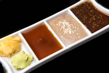 Japon soslar wasabi ve zencefil