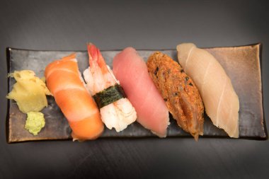 sashimi suşi kümesi yakın çekim