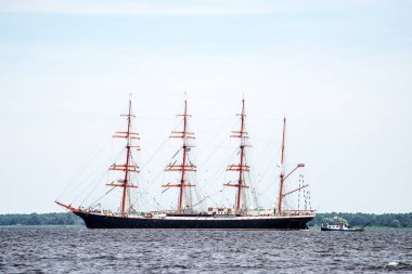 Trzebiez, Polonya - 08 Ağustos 2017 - yelkenli gemi Sedov sonra uzun boylu Gemi Yarışları 2017 yılında 05-08 Ağustos, Stettin Polonya final tam denize yelken