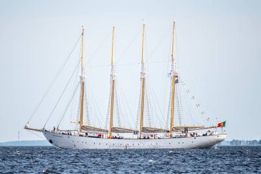 Trzebiez, Polonya - 08 Ağustos 2017 - yelkenli gemi Santa Maria Manuela uzun boylu Gemi Yarışları 2017 yılında 05-08 Ağustos, Stettin Polonya final sonra tam denize yelken