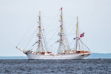 Trzebiez, Polonya - 08 Ağustos 2017 - yelkenli gemi Statsraad Lehmkuhl sonra uzun boylu Gemi Yarışları 2017 yılında 05-08 Ağustos, Stettin Polonya final tam denize yelken