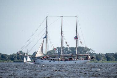 Trzebiez, Polonya - 08 Ağustos 2017 - yelkenli gemi Zawisza Czarny uzun boylu Gemi Yarışları 2017 yılında 05-08 Ağustos, Stettin Polonya final sonra tam denize yelken