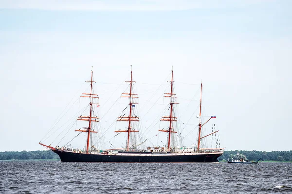 Trzebiez, Polonya - 08 Ağustos 2017 - yelkenli gemi Sedov sonra uzun boylu Gemi Yarışları 2017 yılında 05-08 Ağustos, Stettin Polonya final tam denize yelken