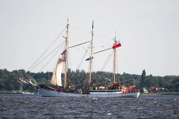 Trzebiez, Polonya - 08 Ağustos 2017 - yelkenli gemi Zawisza Czarny uzun boylu Gemi Yarışları 2017 yılında 05-08 Ağustos, Stettin Polonya final sonra tam denize yelken