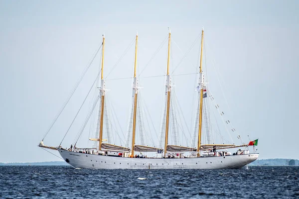 Trzebiez, Polonya - 08 Ağustos 2017 - yelkenli gemi Santa Maria Manuela uzun boylu Gemi Yarışları 2017 yılında 05-08 Ağustos, Stettin Polonya final sonra tam denize yelken