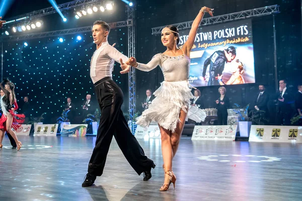 Ruda Slaska, Polonya - 12 Mart 2017 - Lehçe Ruda Slaska Latin dansında şampiyonluk