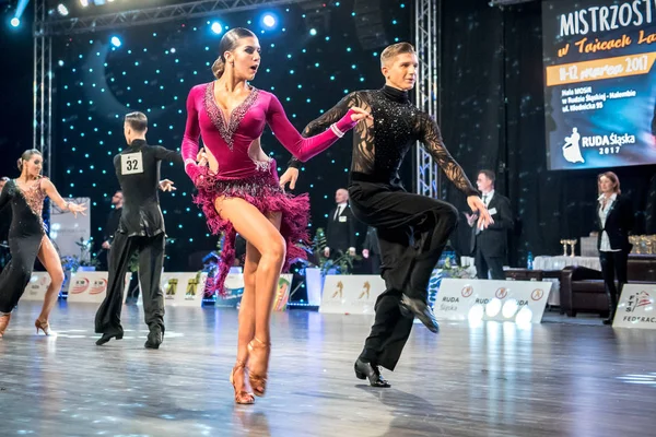 Ruda Slaska, Polonya - 12 Mart 2017 - Lehçe Ruda Slaska Latin dansında şampiyonluk