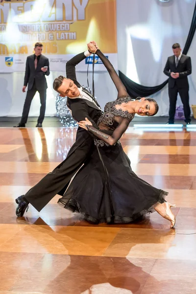 Dziwnow, Polonya - 21 Mayıs 2016 - Sloneczny dans yarışması. Dziwnow bölgesel dans turnuva