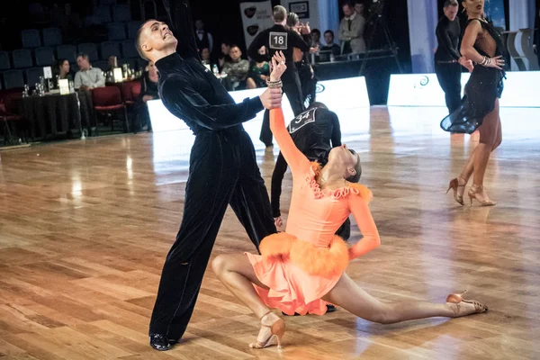 Krakow, Polonya - 11 Aralık 2016 - Wieczysty dans yarışması. Bölgesel dans turnuva Krakow — Stok fotoğraf