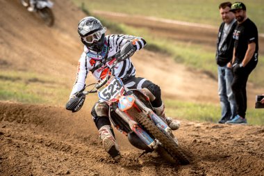 Chojna, Polonya - 25 Eylül: Polonyalı Batı Bölgesi Motocross Şampiyonası Polonya, Chojna 25 Eylül 2016 tanımsız rider