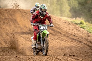 Chojna, Polonya - 25 Eylül: Polonyalı Batı Bölgesi Motocross Şampiyonası Polonya, Chojna 25 Eylül 2016 tanımsız rider
