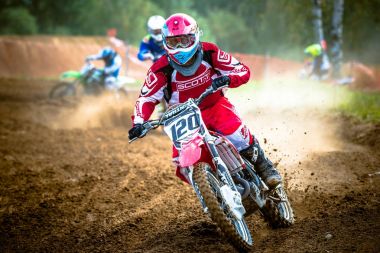 Chojna, Polonya - 25 Eylül: Polonyalı Batı Bölgesi Motocross Şampiyonası Polonya, Chojna 25 Eylül 2016 tanımsız rider