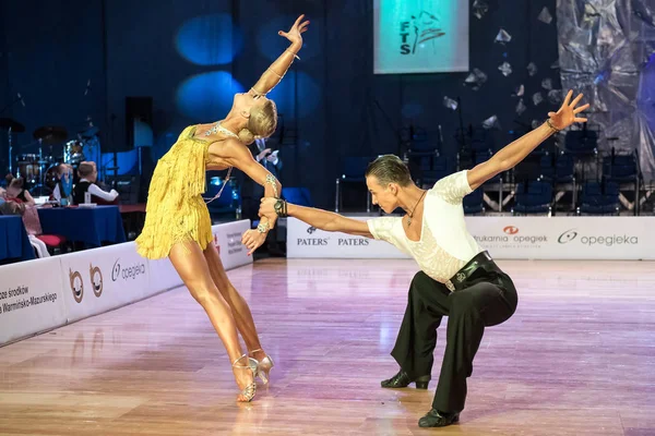 Elblag, Polonia - 15 de octubre de 2017 - Baltic Cup Dance Competition. Torneo internacional de danza en Elblag — Foto de Stock