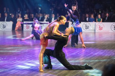 Krakow, Polonya - 09 Aralık 2017 - Wieczysty Kupası dans yarışması. Ulusal balo salonu dans turnuva Wieczysty Kupası Krakow