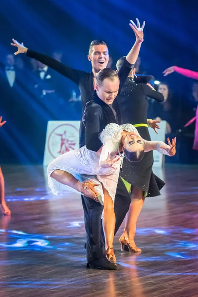 Krakow, Polen - 09 December 2017 - Wieczysty Cup danstävling. Nationella Ballroom Dance turnering Wieczysty Cup i Krakow — Stockfoto