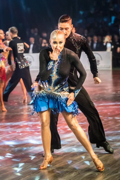 クラクフ、ポーランド - 2017 年 12 月 9 日 - Wieczysty カップ ダンス大会。クラクフの国立の社交ダンス大会 Wieczysty カップ — ストック写真