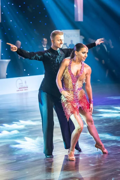 Krakow, Polonya - 09 Aralık 2017 - Wieczysty Kupası dans yarışması. Ulusal balo salonu dans turnuva Wieczysty Kupası Krakow