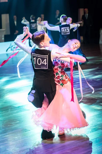 Cracóvia, Polônia - 09 de dezembro de 2017 - Wieczysty Cup Dance Competition. Torneio Nacional de Dança de Salão Taça Wieczysty em Cracóvia — Fotografia de Stock