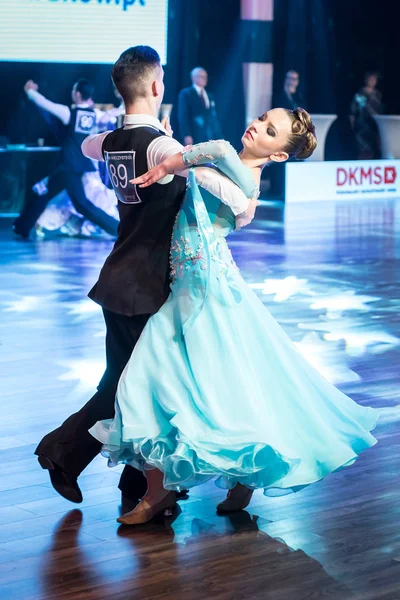 Cracóvia, Polônia - 09 de dezembro de 2017 - Wieczysty Cup Dance Competition. Torneio Nacional de Dança de Salão Taça Wieczysty em Cracóvia — Fotografia de Stock